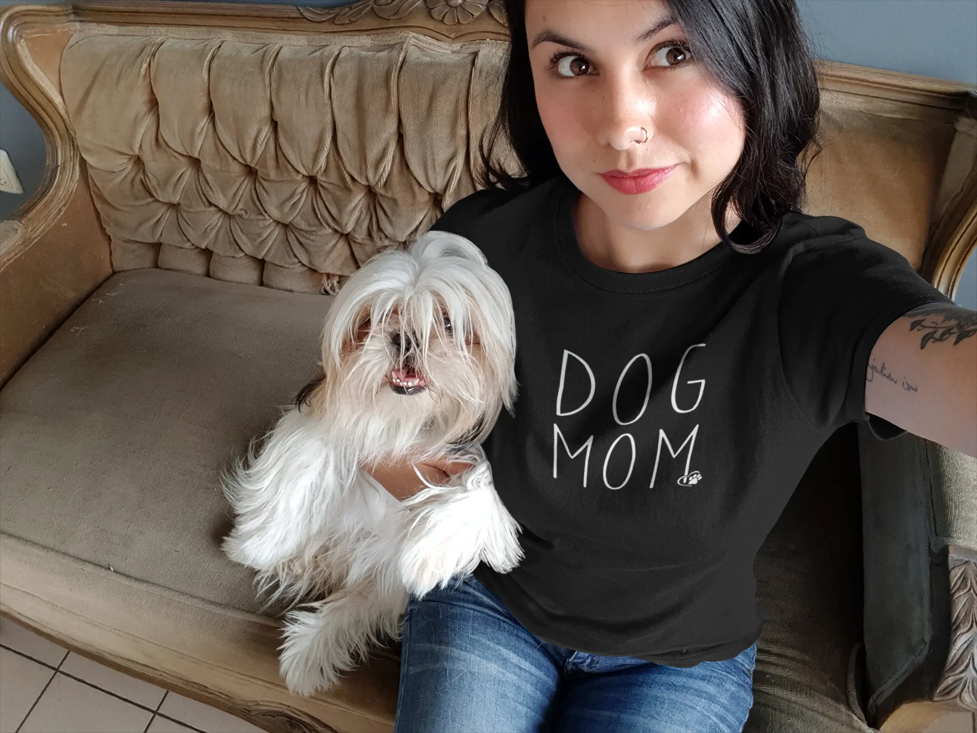 Dog Mom Tshirt - Donkey Tees