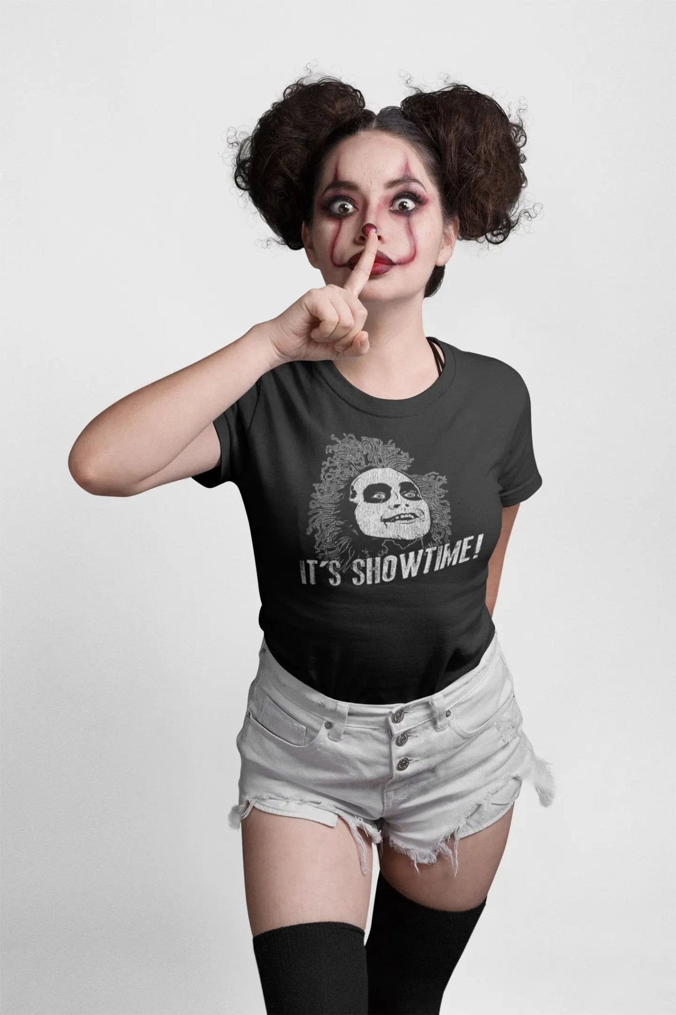 It's Showtime - Donkey Tees T-shirt